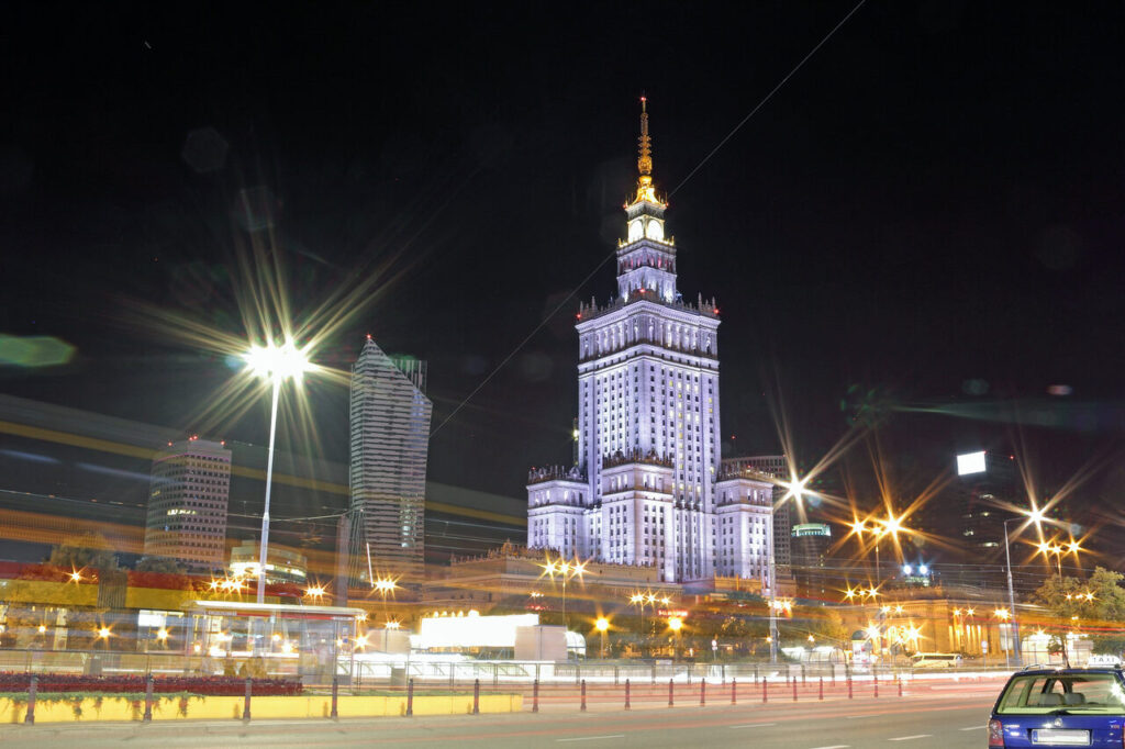 Der Kulturpalast als Wahrzeichen von Warschau: Die Bedeutung des Gebäudes für die Stadt - Polen besuchen
